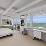 Amapola Seaside Beach Front Apartment